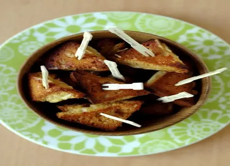 Toast fondants d'époisses sur pain d'épices