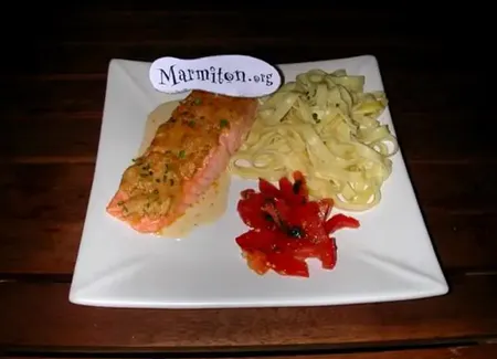 Saumon au beurre de saumon fumé et sa sauce au citron vert