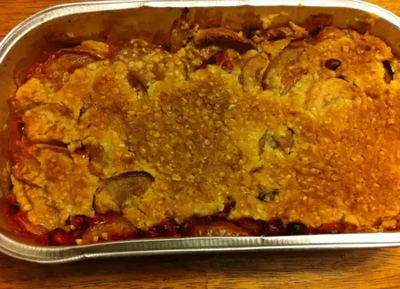 Crumble aux pommes et aux canneberges