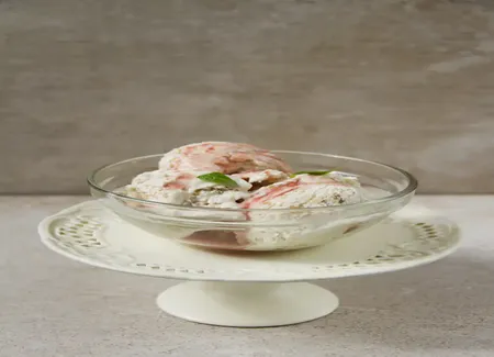 Glace à la rhubarbe et à la cannelle de pépite