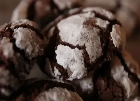 Biscuits craquelés au chocolat