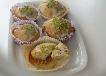 Gâteau au yaourt pistache et fleur d'oranger