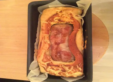 Cake au saucisson de lyon