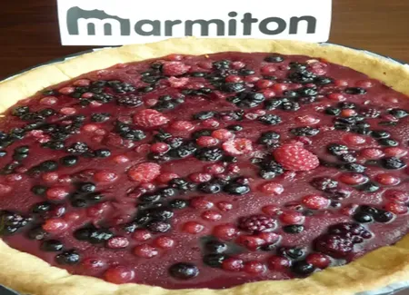 Tarte à la crème de fruits rouges