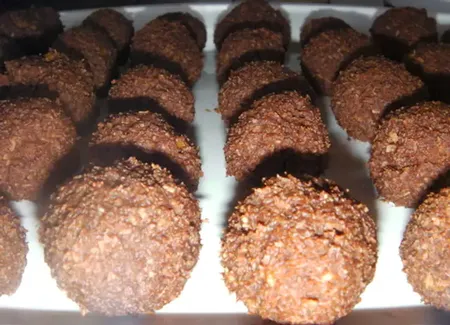 Les bolas (boules chocolat et noix de coco)