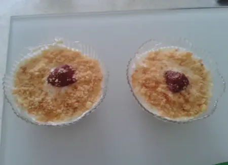 Coupes d'isa fraises rhubarbe