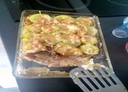 Gratin de courgettes au boeuf, légumes et purée
