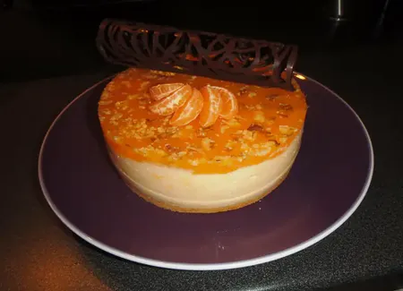 Bavarois à la clémentine sur génoise à la cannelle