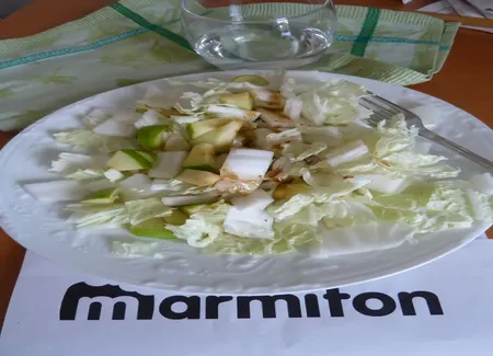 Salade de chou chinois sucrée-salée