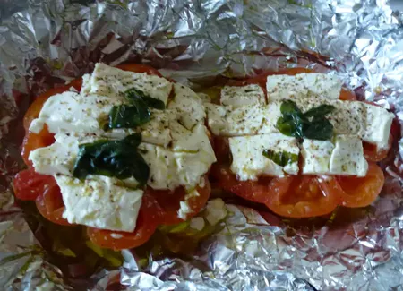 Papillote tomate feta basilic