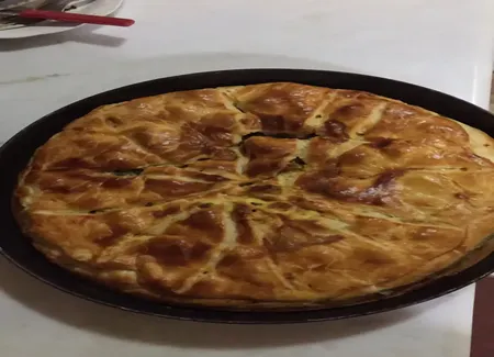 Tourte aux épinards, poulet et feta
