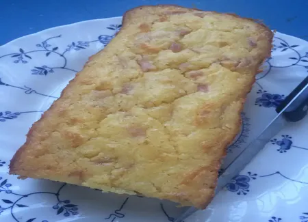 Cake jambon lardons parmesan et gruyère