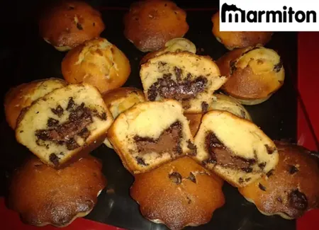 Muffins au chocolat blanc, pépites et pâte à tartiner au chocolat