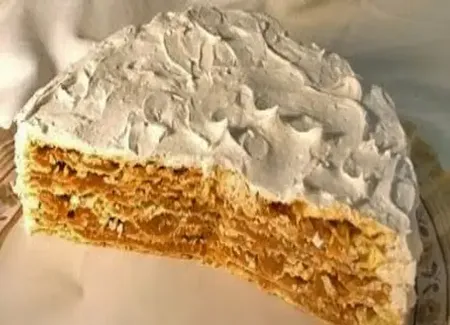 Postre rogel (dessert argentin)