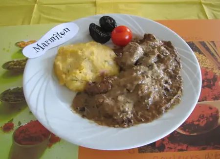 Filet de dinde à la crème de pruneaux
