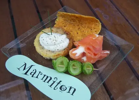 Duo de truite rose, chantilly au citron et tuile poivrée à la mimolette