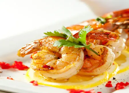 Carpacio de concombre au curry de crevettes