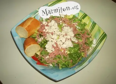 Salade frisée au boursin et au jambon
