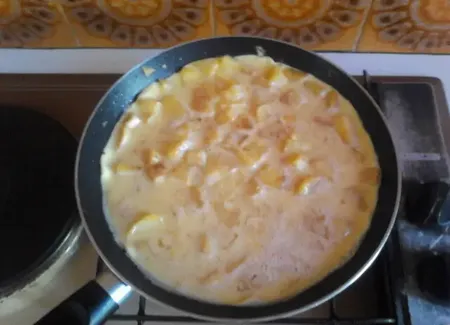 Omelette sucrée aux pommes