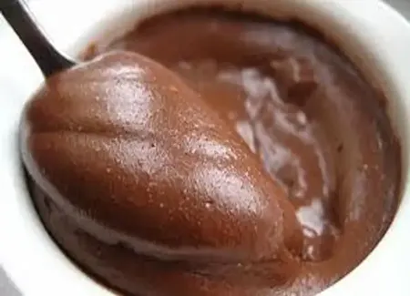 Pâte à tartiner aux noisettes et au chocolat au lait