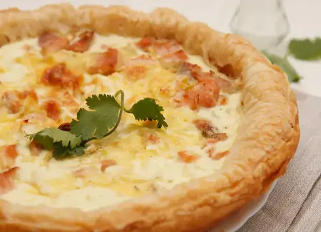 Quiche au saumon et julienne de légumes