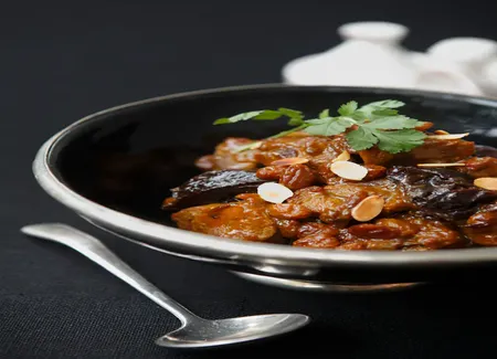 Tajine d'agneau aux pruneaux et aux amandes
