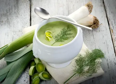 Velouté de poireaux, lardons et pommes de terre
