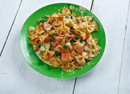 Farfalle à la sauce de poivrons