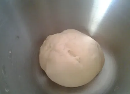 Pâte à pizza avec robot
