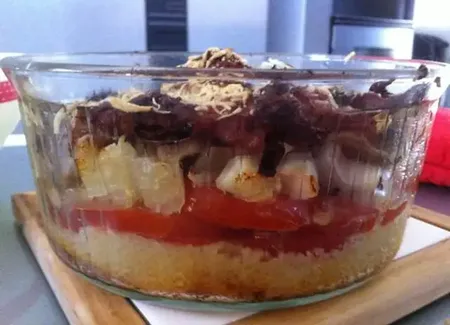 Gratin de tomates à la viande et à la semoule
