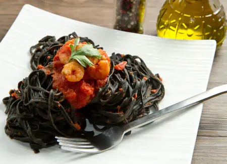 Spaghetti à l'encre de seiche (italie)