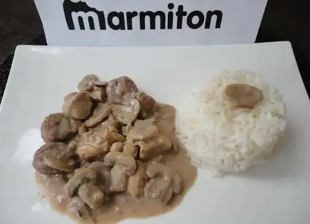 Blancs de poulet aux marrons et aux champignons