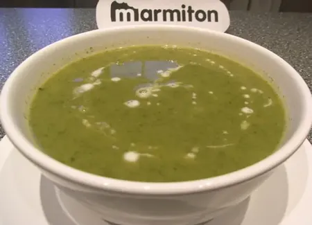 Soupe de cerfeuil rapide
