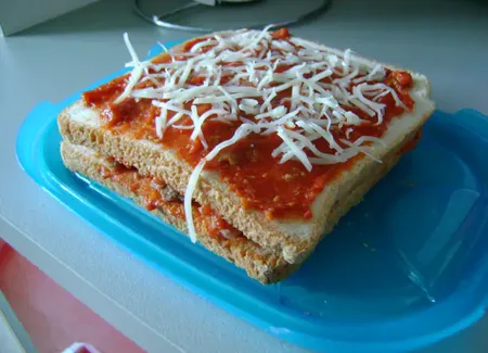 Croque-monsieur bolognaise