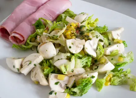 Salade minceur croquante au maïs et aux champignons