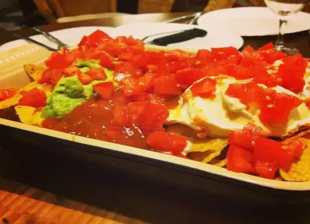 Welsh mexicain (nachos & cheddar)