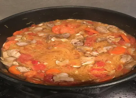 Courge spaghetti au poulet et à la tomate