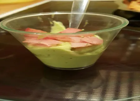 Mousse d'avocat à l'ananas