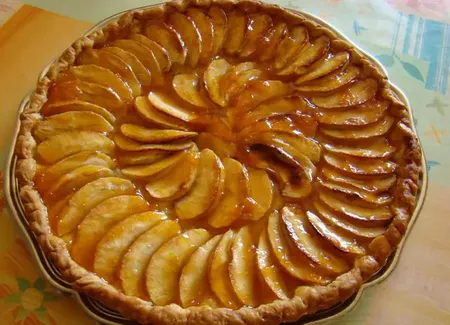 Tarte aux pommes, cannelle, amandes