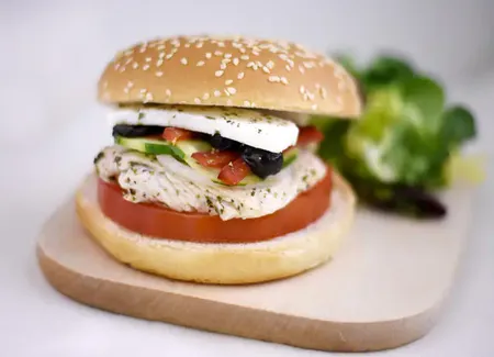 Burger façon salade grecque