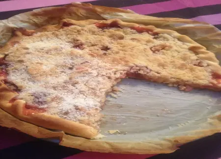 Crumble aux pommes et aux fraises