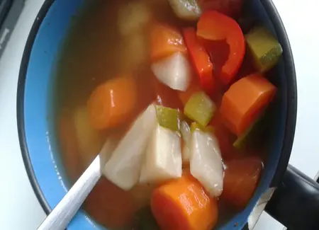 Bouillon de légumes rapide