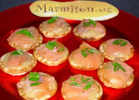 Mini-blinis nordiques au saumon fumé
