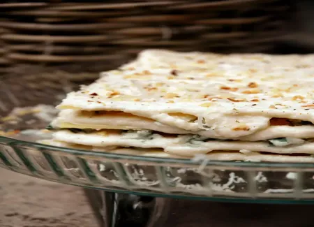 Lasagnes au bleu, chou-fleur et noix