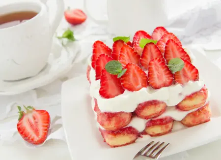 Tiramisu aux fraises et au rhum