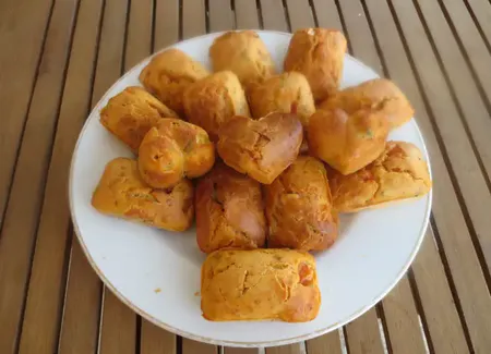 Mini cakes tomates, chèvre et menthe