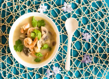Soupe de poulet à la citronnelle (thaïlande)