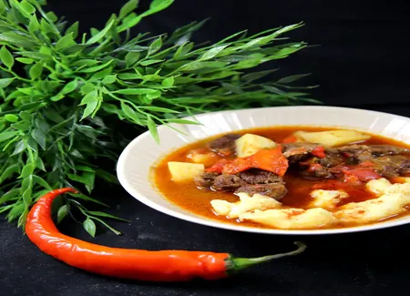 Goulash hongroise traditionnelle