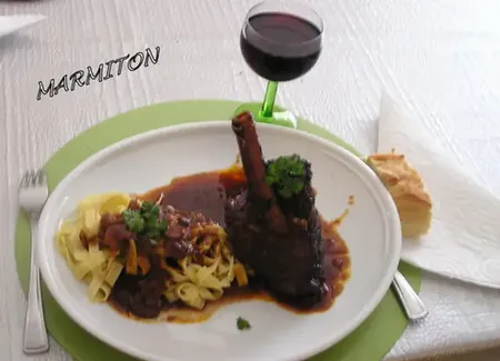 Souris d'agneau confite au vin