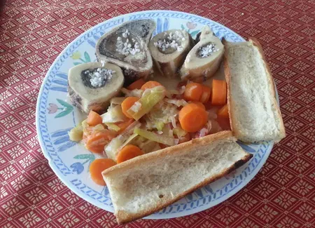 Os à moelle en tartines